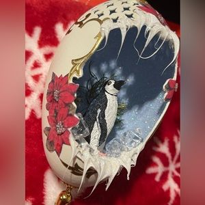 Merck old world Christmas ornament 2001 penguin glitter cut outs egg in box vtg